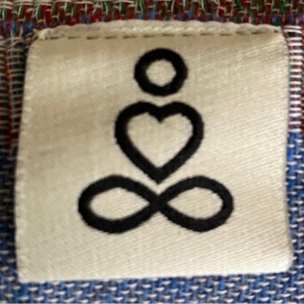 WEDNESDAY 5PM EST MEET HANDCRAFTED COHOSTS Share to our trays, wanna go LIVE ? - Picture 13 of 16